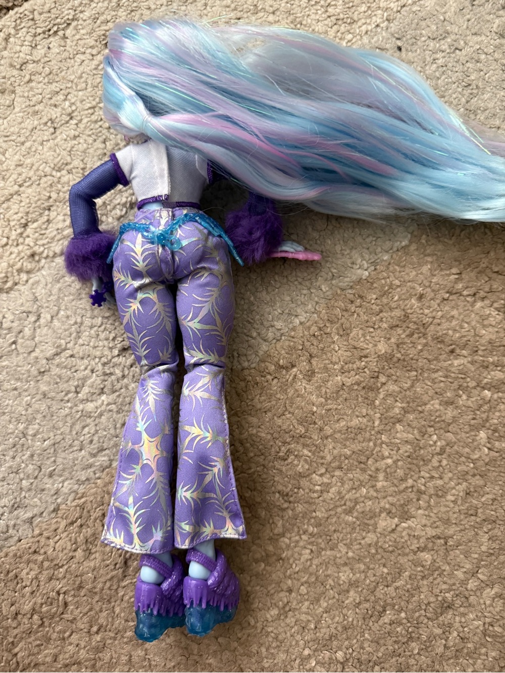 Monster High Doll Abbey Bominable & Tundra - Picture 4 of 4
